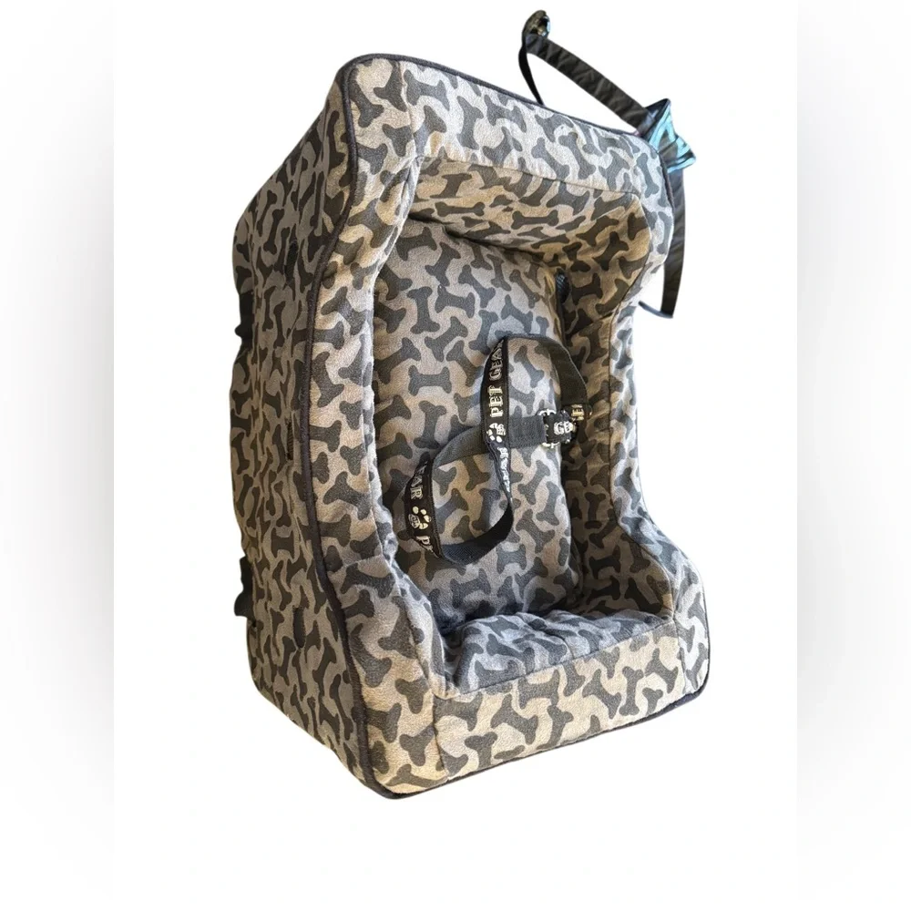 Gray Camouflage Pet Heated Car Seat.